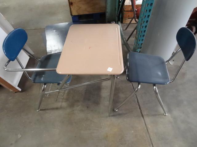 lot 18 image: Metal framed childrens desk. One ma...