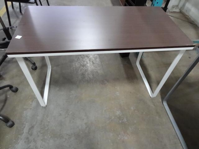 lot 186 image: 47 x 24 x 29 metal framed table...