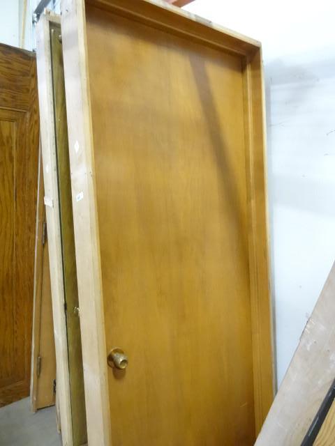 lot 205 image: 32 x 84 solid core door...