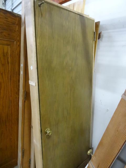 lot 207 image: 30 x 80 wood hollow door...