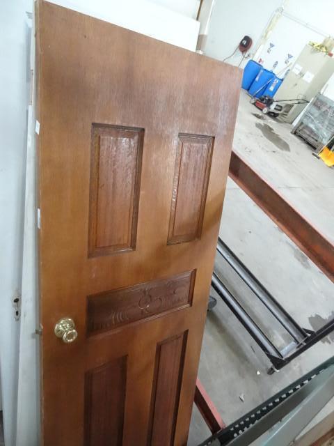 lot 260 image: 30 x 80 solid core door...