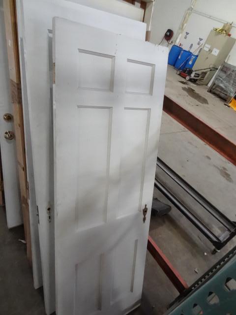 lot 261 image: 28 x 77 solid core door...