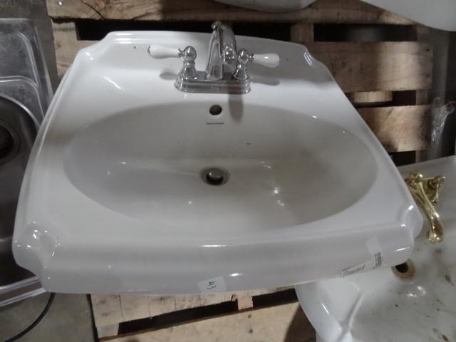 lot 43 image: Wall mount bathroom sink...