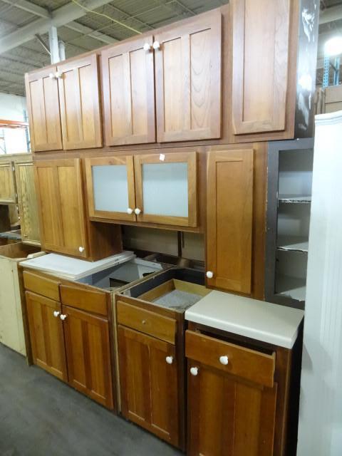 lot 5 image: 5 piece kitchen cabinet set...