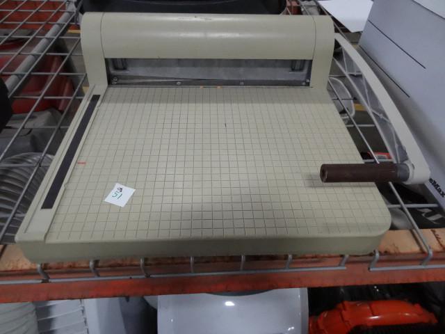 lot 51 image: 15" paper cutter...