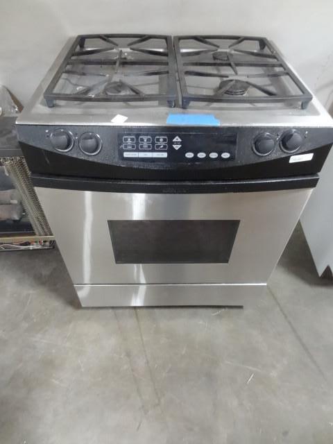 lot 58 image: Dacor gas stove. Model RSD30S. Miss...