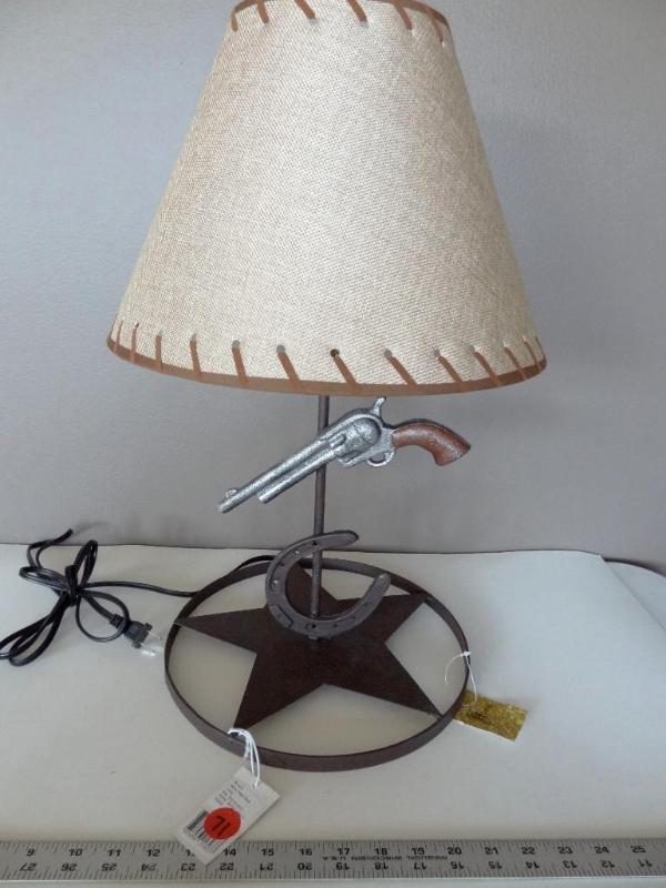 Metal pistol desk lamp....