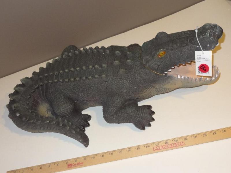 Alligator - 25&quot long, resin....