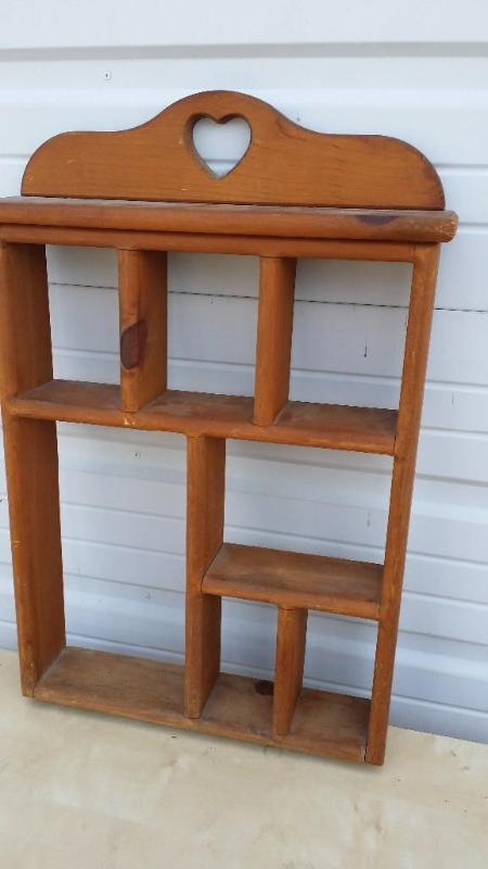 lot 15 image: Hanging Nic&nbspNac wall shelf.Mad...