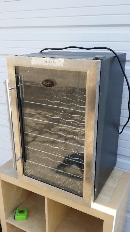 lot 19 image: Vinotemp&nbspWine Cooler, little d...