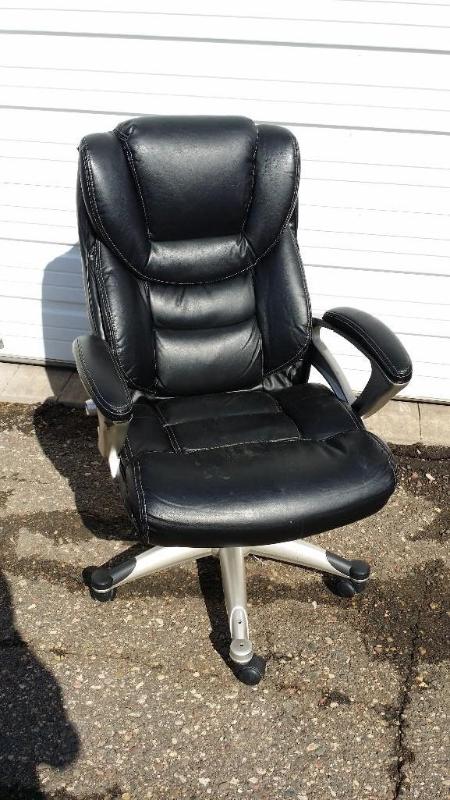 lot 36 image: Serta Office Chair. Used, goes up a...