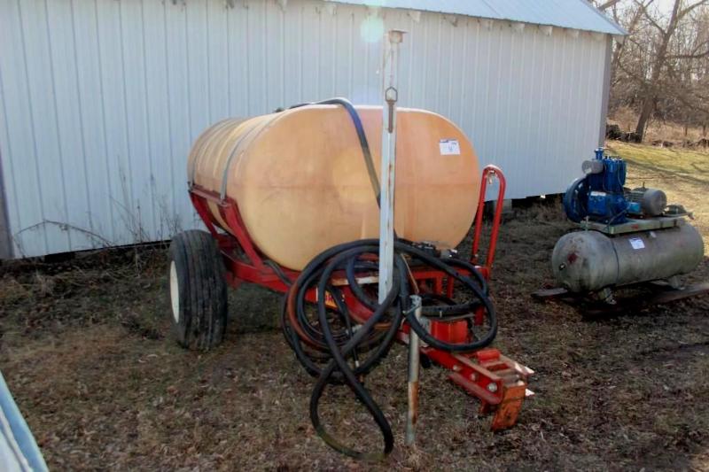 lot 9 image: Kuker&nbspSprayer - 500 Gallon - H...