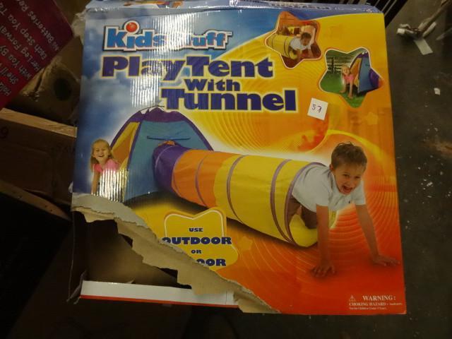 lot 57 image: Kids stuff play tent with tunnel...