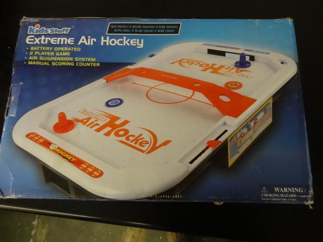 lot 60 image: Kids stuff extreme air hockey....
