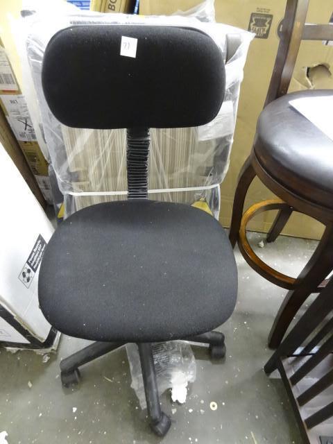 lot 71 image: Office chair on wheels. Seat needs ...