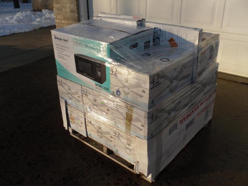lot 1 image: Pallet of Merchandise