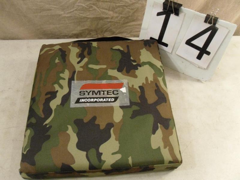 lot 14 image: Symtec Heated Seat Cushion