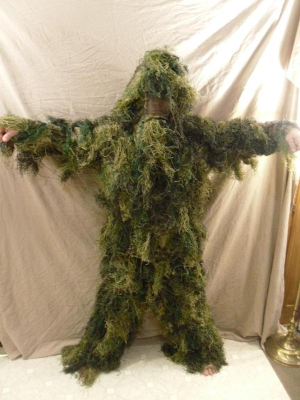 lot 15 image: 5 Pc Ghillie Suit