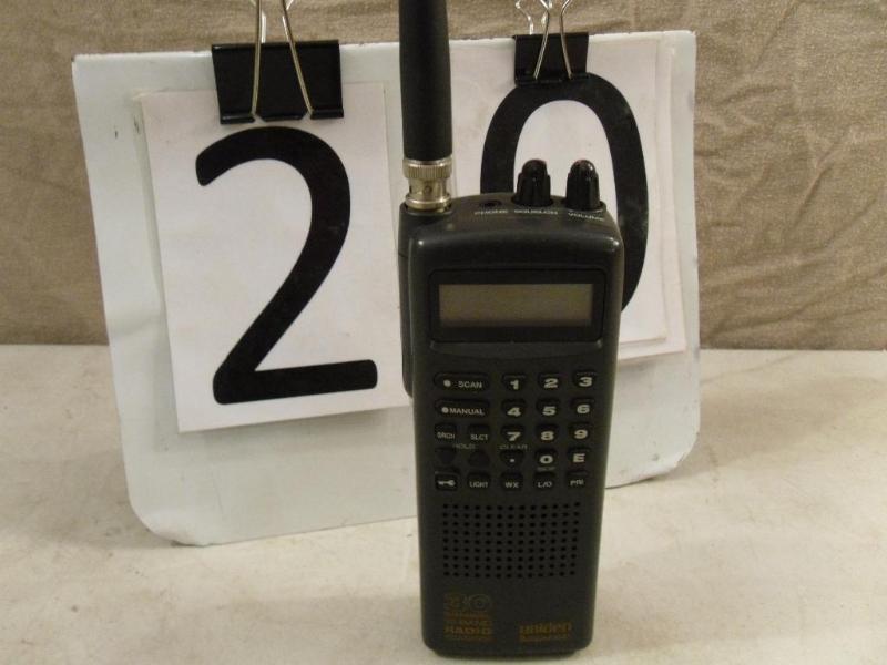 lot 20 image: Uniden Bearcat Handheld Scanner