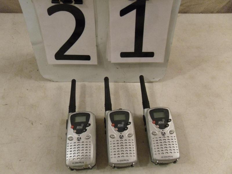 lot 21 image: 3 - Audiovox 2 Way Radios