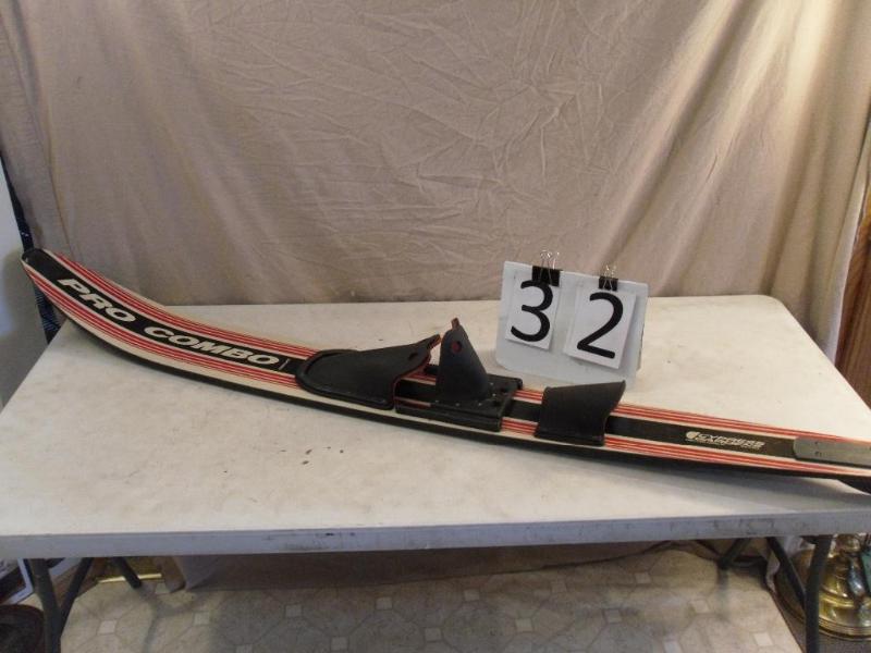 lot 32 image: Pro Combo by Cypress Garden Slalom Ski
