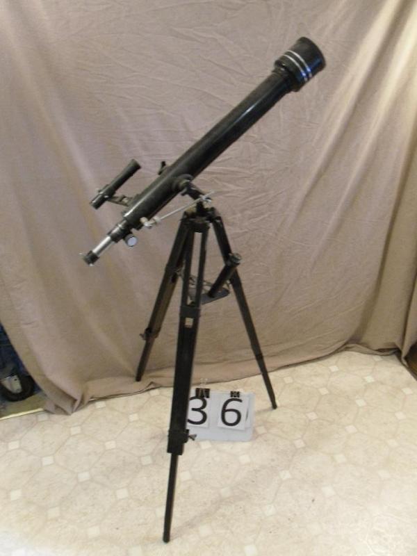 lot 36 image: Star Explorer Telescope