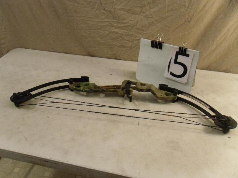 lot 5 image: Alpine Micro Archery Left Handed Hunting Bow.