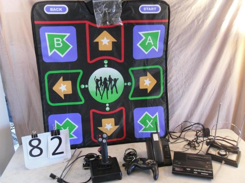lot 82 image: Assorted electronics. Xbox wireless...