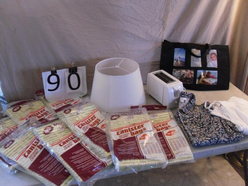 lot 90 image: Lot of Assorted Household. Photo Ba...