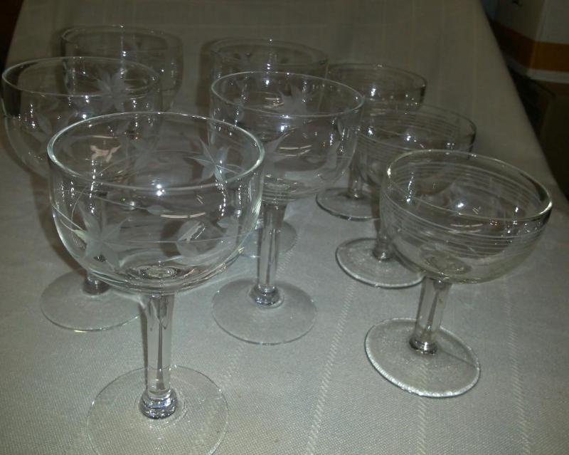 Set of 8 Vintage Etched Champagne ...