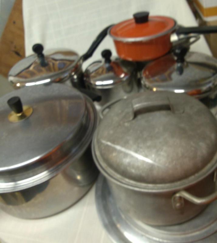 Lot of pots and pans. 1,2 and 3 Qua...
