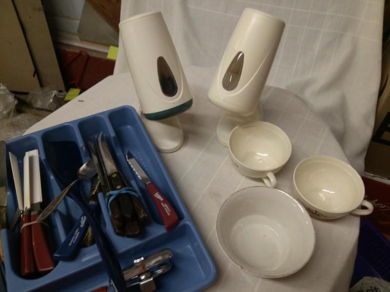 Misc Flatwear, cups Dixie cup dispe...