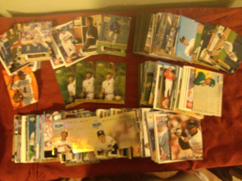 Large lot of 1990 Baseball cards. F...