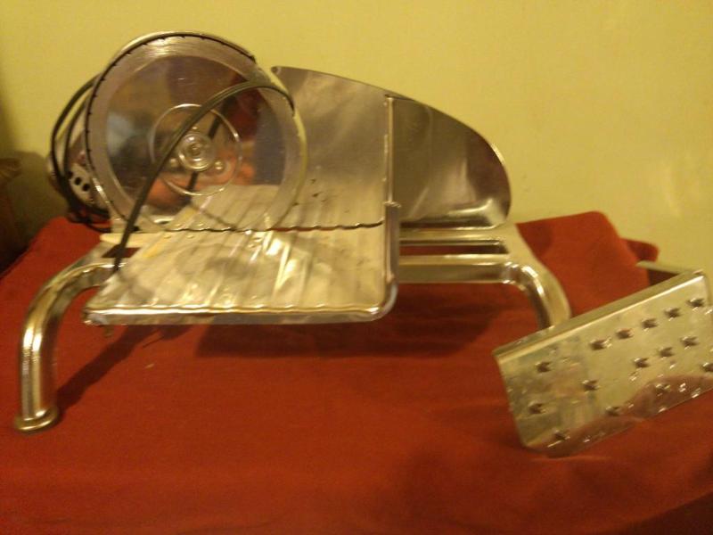 Electric Meat cutter, works good...