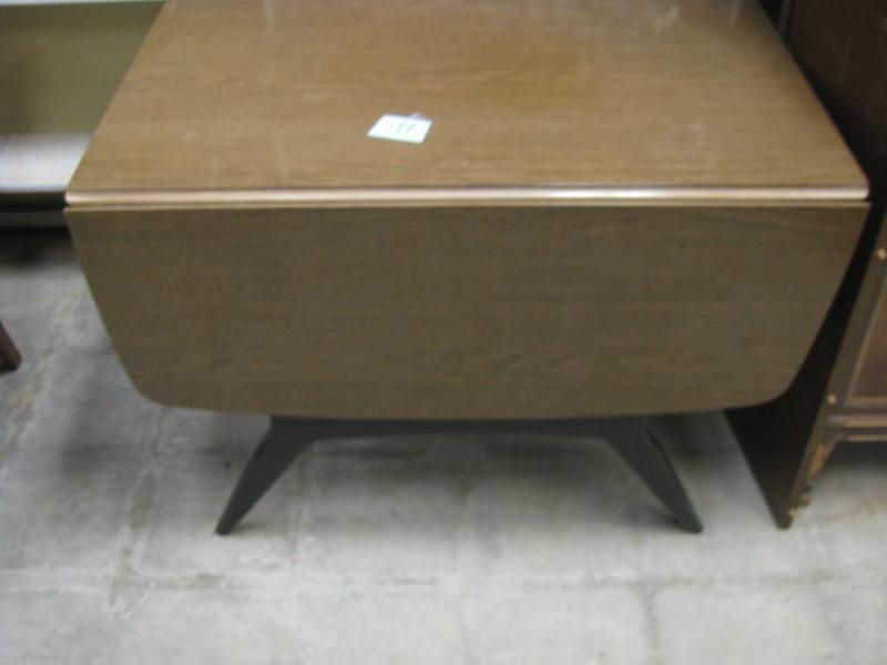 drop leaf table formica top no chip...