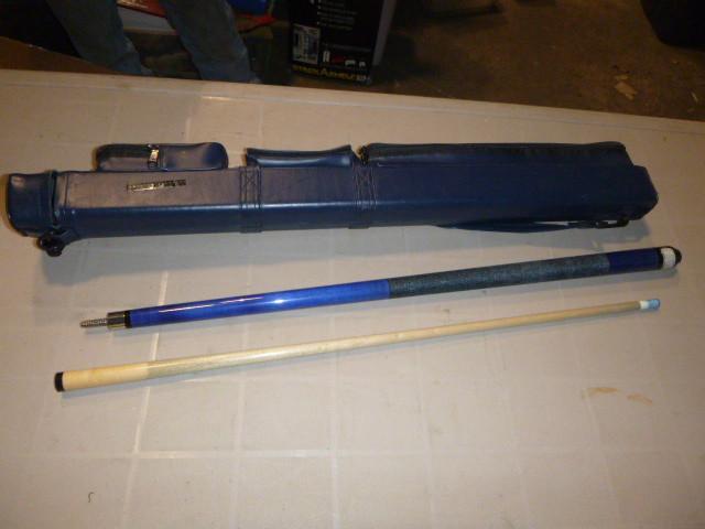 lot 117 image: 2 Piece Pool Stick with Case...