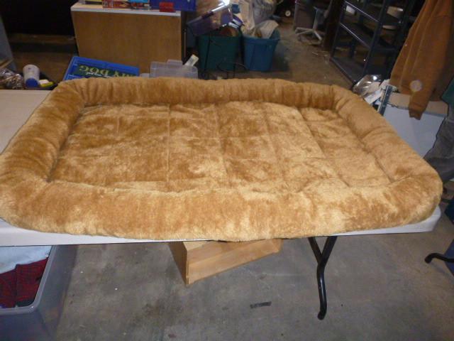 lot 172 image: Large Dog Bed 31" X 48"...