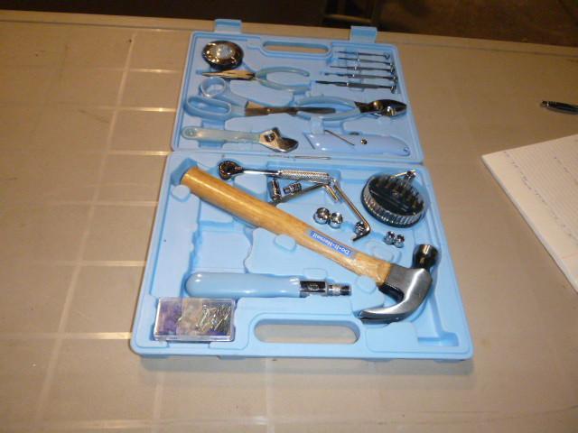 lot 18 image: Do It Herself Tool Set...
