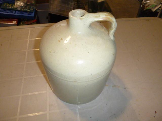 lot 195 image: 1 Gallon Crock Jug Very nice condit...
