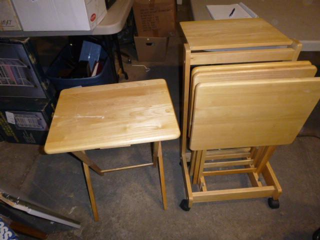 lot 227 image: 4 Wooden TV Trays with Stand on Cas...