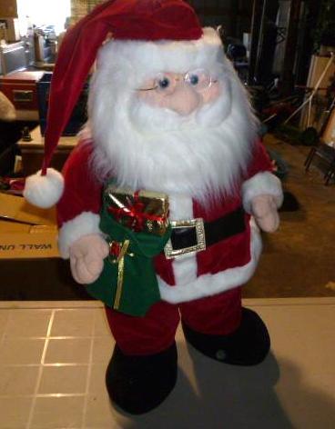 lot 23 image: 28" Santa Claus...