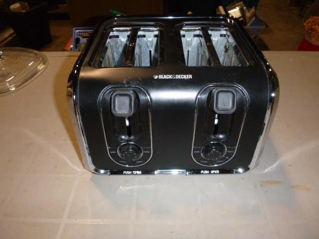 lot 248 image: Black & Decker 4 Slice Toaster...