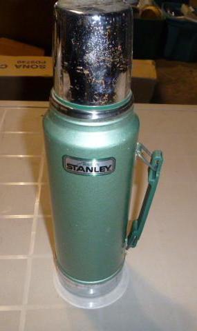 lot 25 image: Aladdin Stanley Thermos...