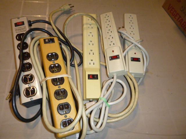 lot 250 image: 5 Surge Protectors...