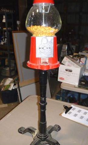 lot 256 image: Carousel PeanutCandy Dispenser Mis...