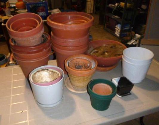 lot 275 image: Lot of Planters...
