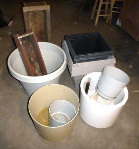 lot 276 image: Lot of Planters...