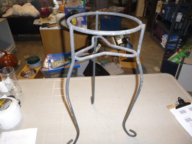 lot 298 image: 26" High Metal Plant Stand...