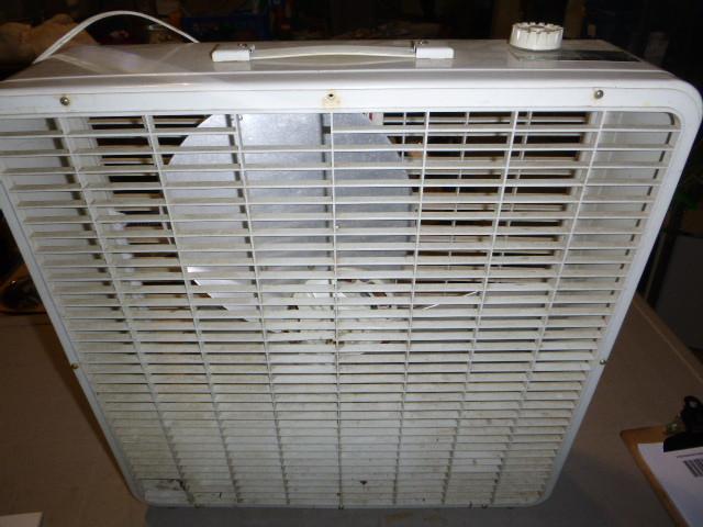 lot 301 image: 20" Box Fan...