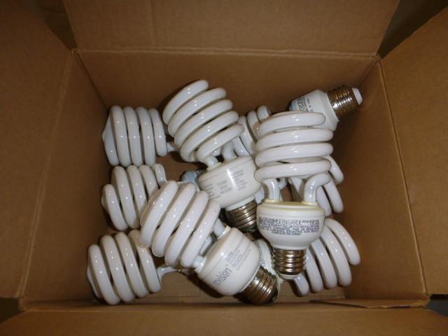 lot 308 image: 9 Florescent Light Bulbs...
